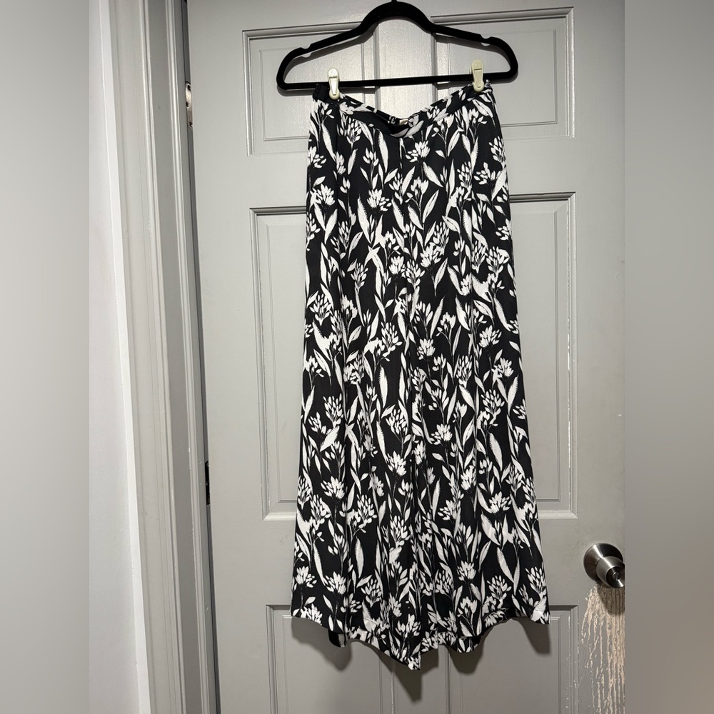 Floral Black and White Women's Pants